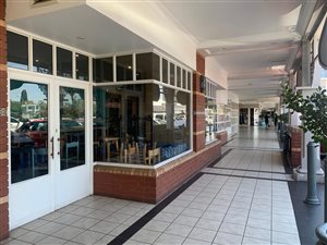 256 m² Retail Space in Lakefield