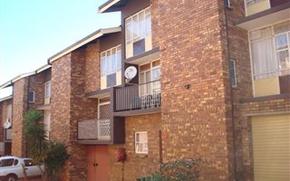 3 Bedroom Simplex in Mountain View