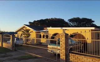 3 Bedroom House in Campher Park