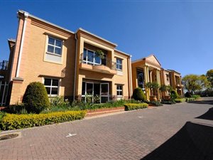 8100 m² Industrial space in Linbro Park