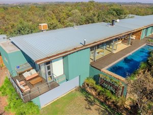 6 Bed House in Leeuwfontein