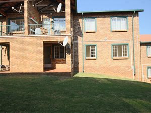 2 Bed Townhouse in Rietvalleirand