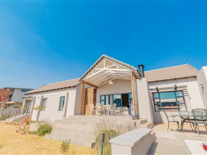 3 Bed House in Copperleaf