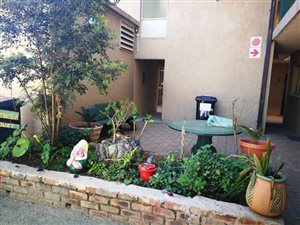 2 Bed Apartment in Witpoortjie