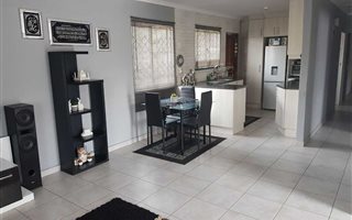 3 Bedroom House in Shastri Park
