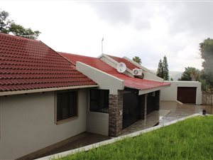 4 Bedroom House in Honeydew Ridge