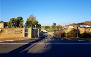 3 Bedroom Townhouse in D Urbanvale
