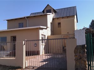 3 Bedroom House in Wannenburghoogte