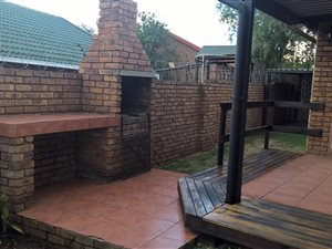 3 Bed Duet in Rooihuiskraal North