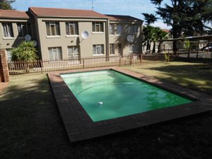 1 Bed Townhouse in Die Hoewes