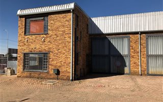166 m² Industrial space in Stormill
