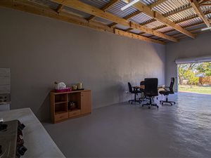80 m² Commercial space in Austin View
