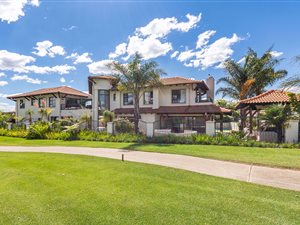 5 Bed House in Eagle Canyon Golf Estate