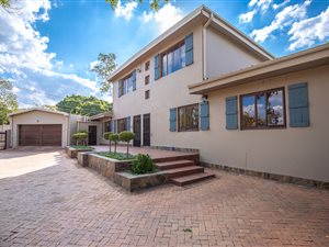 5 Bed House in Maroelana