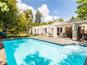 5 Bed House in Constantia Upper
