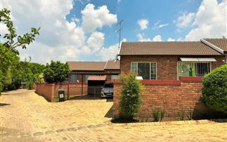 2 Bedroom Simplex in Honeydew Ridge