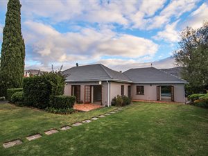 4 Bed House in Tokai