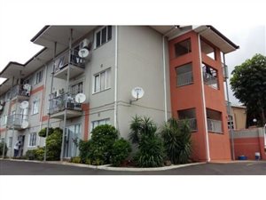 3 Bedroom Apartment in Verulam Central