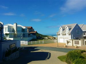 172 m² Land available in Pienaarstrand