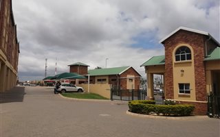 1 Bedroom Apartment in Halfway House