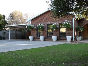 4 Bed House in Van Coller Park