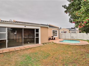 3 Bed Townhouse in Goodwood