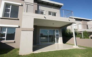 3 Bedroom Townhouse in Eagle Canyon Golf Estate