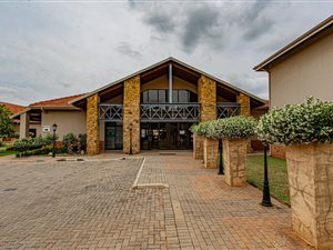 1 Bed House in Hazeldean (Silverlakes Surroundings)