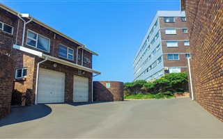 3 Bedroom Duplex in Athlone Park