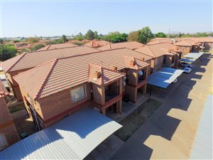 3 Bed House in Waterval East