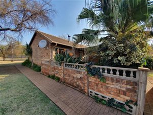 2 Bed Townhouse in Doornpoort and surrounds