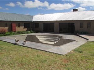 5.5 ha Farm in Tweefontein
