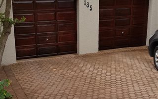 4 Bedroom House in Noordheuwel
