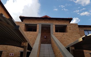 2 Bedroom Townhouse in Cruywagenpark