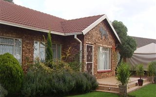 4 Bedroom House in Dennesig
