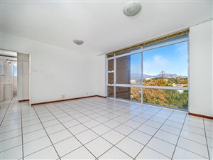 2 Bed Apartment in Wynberg Upper