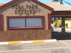 702 m² Land available in Ninapark