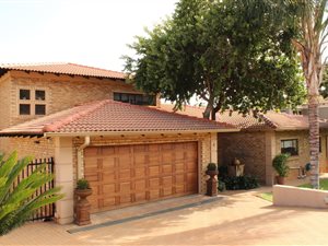 4 Bed House in Ninapark