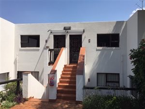 2 Bedroom House in Kosmos