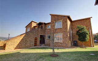 3 Bedroom Flat in Strubens Valley