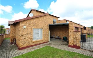 2 Bedroom Townhouse in Honeydew