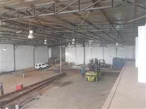 1300 m² Industrial space in Phoenix Industrial