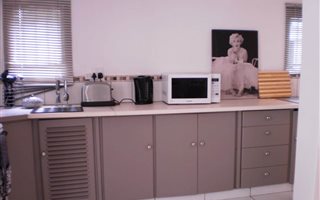 1 Bedroom Flat in Craighall Park