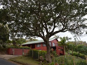 5 Bed House in Leisure Bay