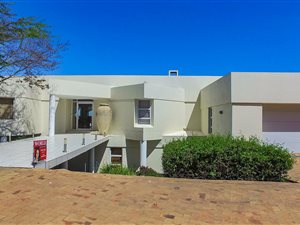 5 Bed House in Plattekloof