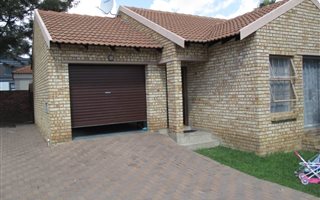 3 Bedroom House in Thatchfield