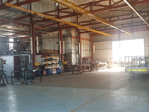 1250 m² Commercial space in Alton