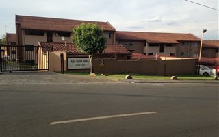 3 Bedroom Apartment in Alan Manor