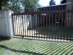 1 Bedroom Garden Cottage in Brackendowns
