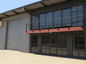 396 m² Industrial space in Pomona